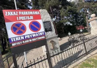 Znak zakazu szpeci pomnik i miejsce uroczystości - zdjęcie główne