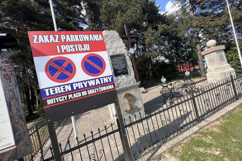 Znak zakazu szpeci pomnik i miejsce uroczystości - zdjęcie 10