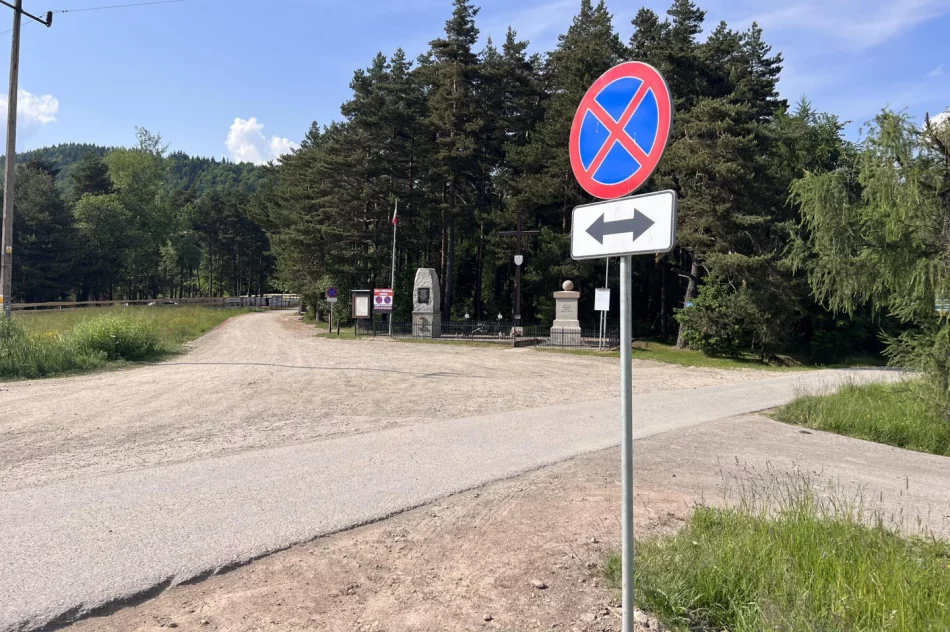 Znak zakazu szpeci pomnik i miejsce uroczystości - zdjęcie 11