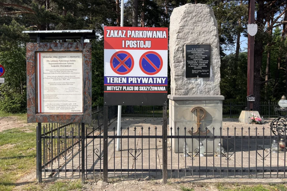 Znak zakazu szpeci pomnik i miejsce uroczystości - zdjęcie 14