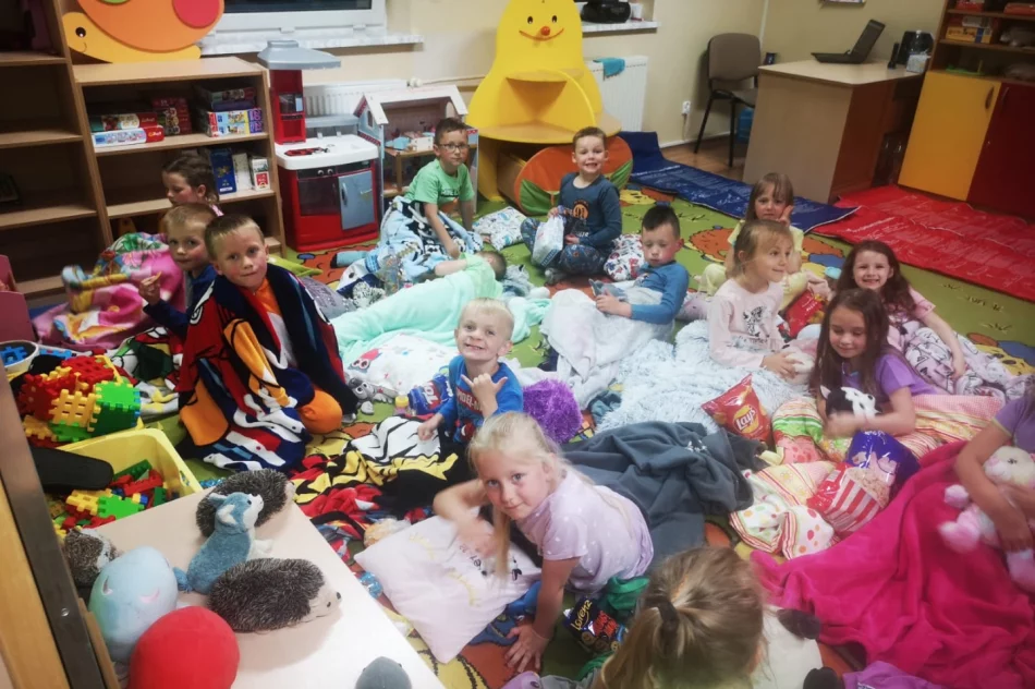 Noc w Przedszkolu w Szkole Podstawowej w Starej Wsi nr 1 - zdjęcie 17