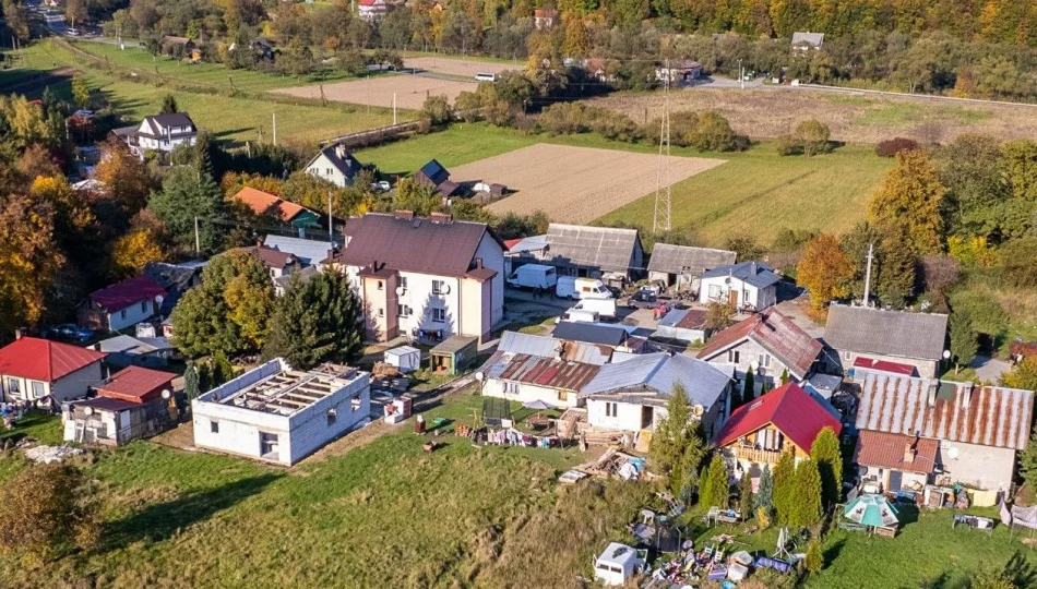 Rozebrano samowolę na romskim osiedlu - zdjęcie 1