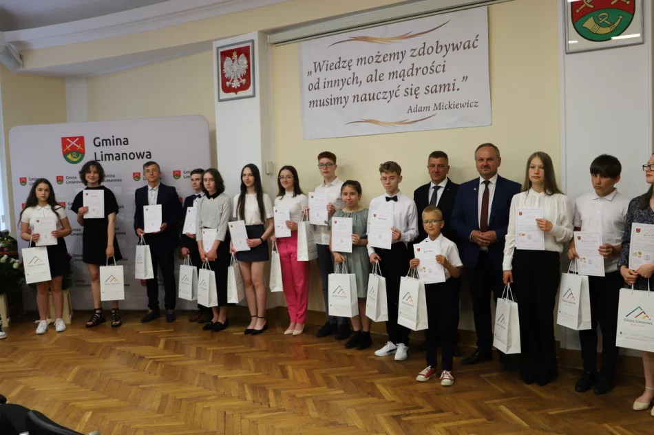 Podsumowanie roku szkolnego 2022/2023 oraz nagrody za szczególne osiągnięcia - zdjęcie 9