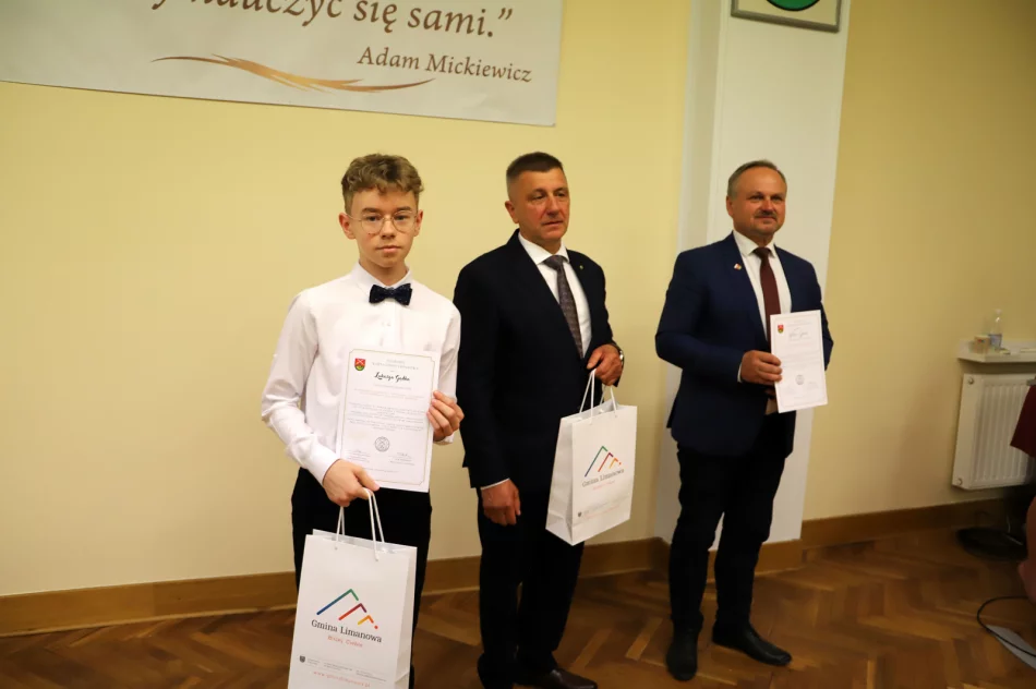 Podsumowanie roku szkolnego 2022/2023 oraz nagrody za szczególne osiągnięcia - zdjęcie 11