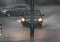 Intensywne opady i... zalany rynek - zdjęcie główne