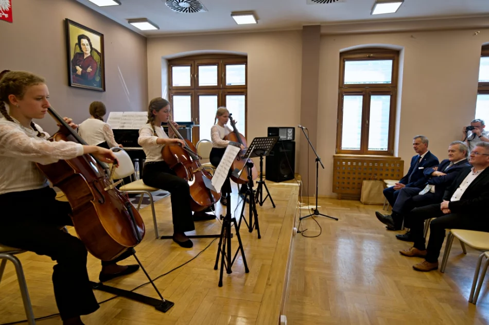 Minister Piotr Gliński w Limanowej - zdjęcie 18
