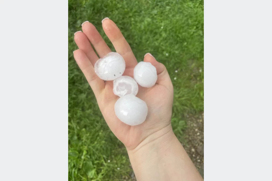 Burze i grad - kule lodu miały średnio ok. 3 cm, lokalnie nawet powyżej 5 cm - zdjęcie 6