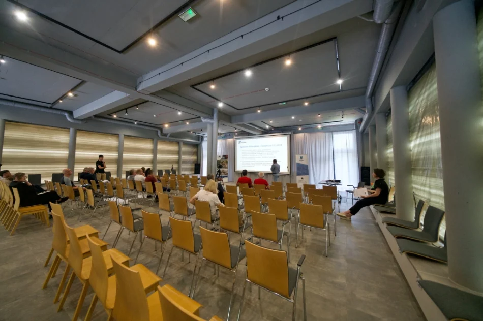 Zaprezentowano koncepcje i... obiekcje do budowy "schroniska" - zdjęcie 4