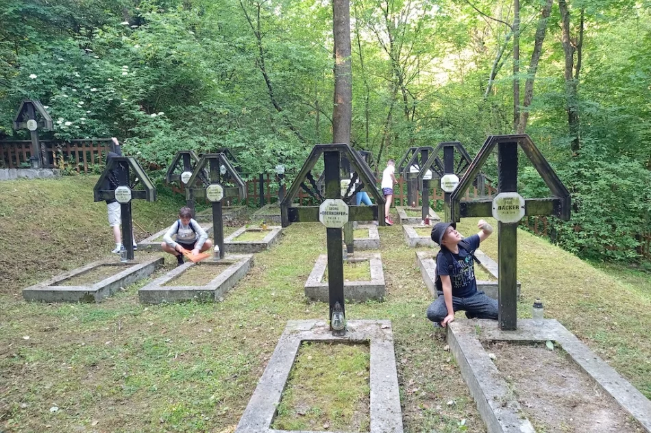 Uporządkowali cmentarz wojenny - zdjęcie 4