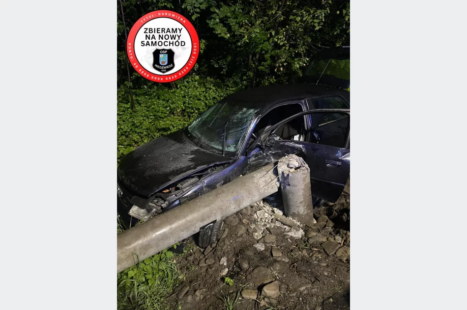 Samochód uderzył w słup. Kierowca uciekł - zdjęcie 3