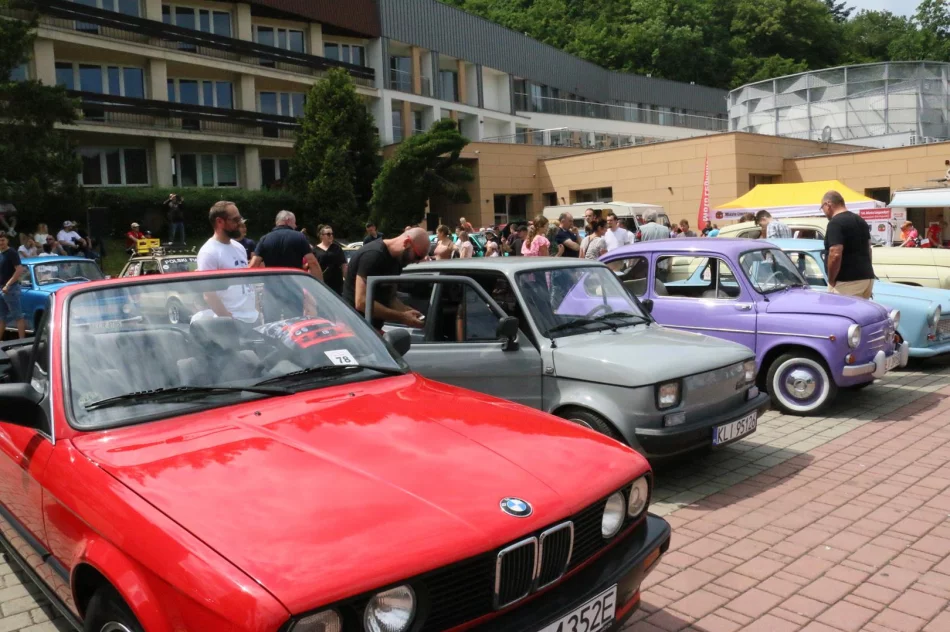 Pojazdy zabytkowe zawitały do Limanowej - zdjęcie 10