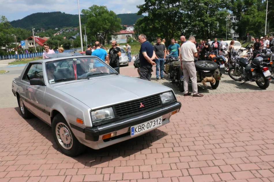 Pojazdy zabytkowe zawitały do Limanowej - zdjęcie 18
