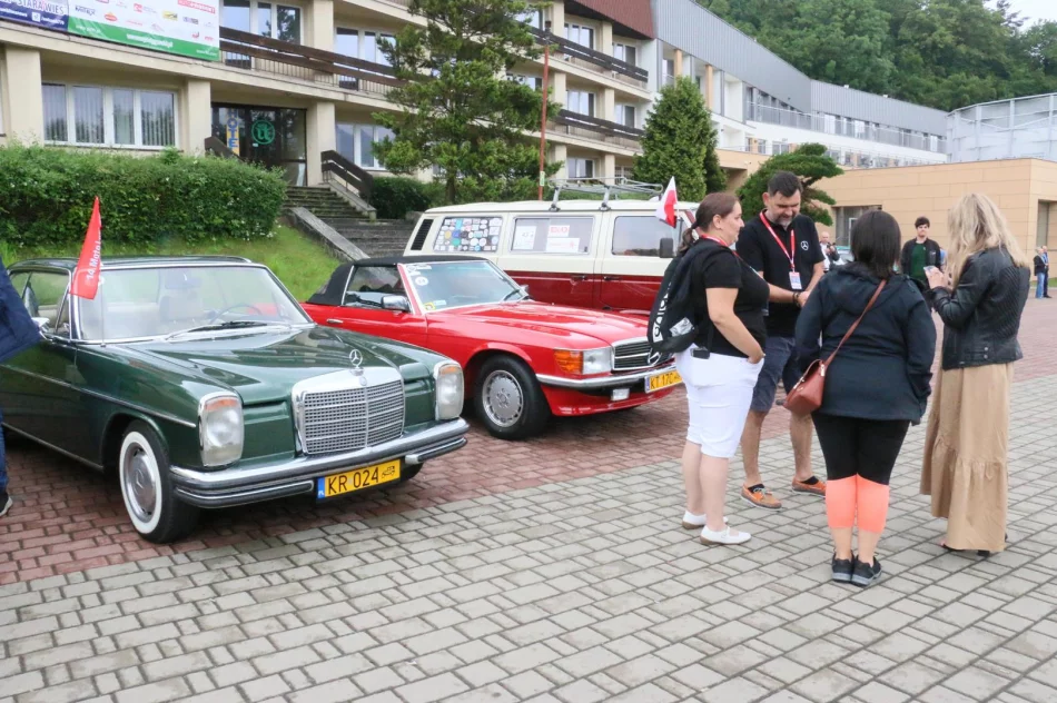 Pojazdy zabytkowe zawitały do Limanowej - zdjęcie 20