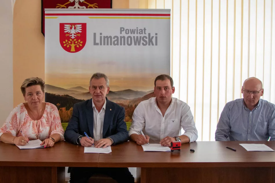 Umowy na modernizację trzech sal podpisane - zdjęcie 3