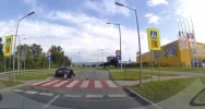 Ku przestrodze - nagranie z potrącenia na pasach trzech osób - zdjęcie 4