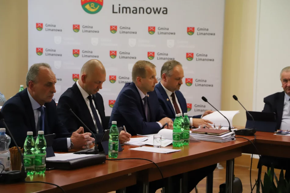 Jednogłośne Absolutorium za 2022 rok dla Wójta Gminy Limanowa - zdjęcie 4