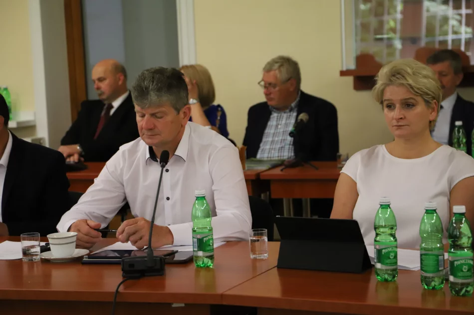 Jednogłośne Absolutorium za 2022 rok dla Wójta Gminy Limanowa - zdjęcie 10