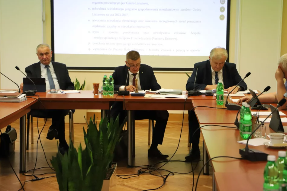 Jednogłośne Absolutorium za 2022 rok dla Wójta Gminy Limanowa - zdjęcie 11