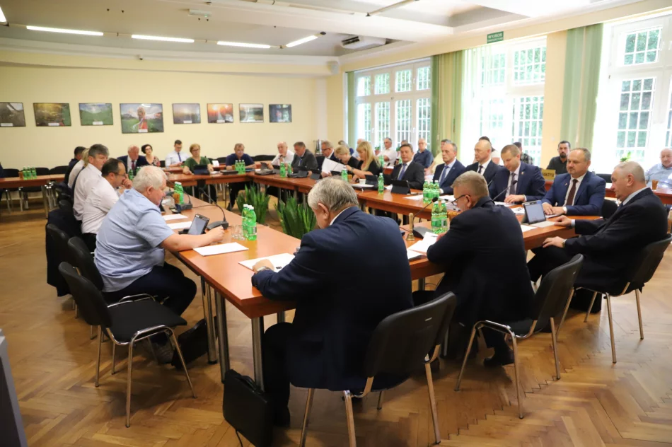 Jednogłośne Absolutorium za 2022 rok dla Wójta Gminy Limanowa - zdjęcie 13