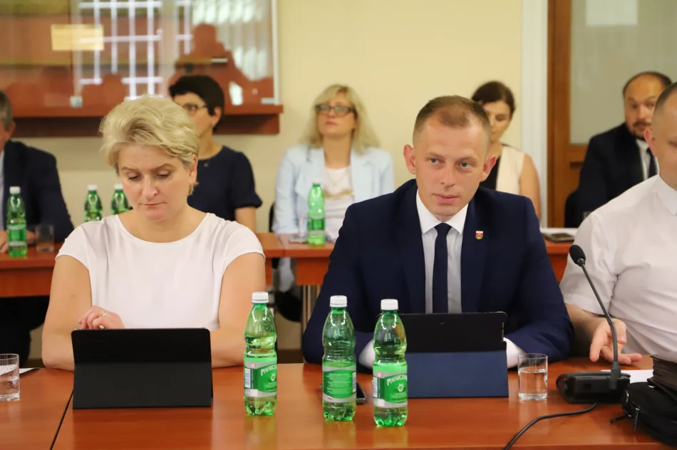 Jednogłośne Absolutorium za 2022 rok dla Wójta Gminy Limanowa - zdjęcie 18