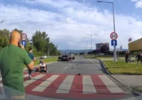 Ku przestrodze - nagranie z potrącenia na pasach trzech osób - zdjęcie główne