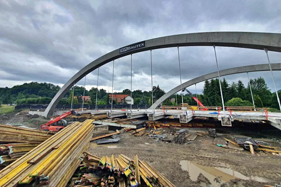 Znikają szalunki, pojawiły się "wieszaki" - zdjęcie 4