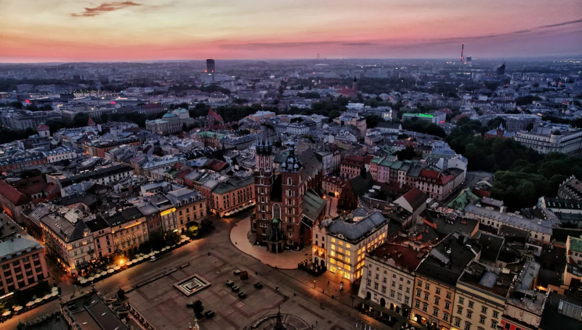 Kraków: O połowę mniej nocnych interwencji policji po wprowadzeniu prohibicji
