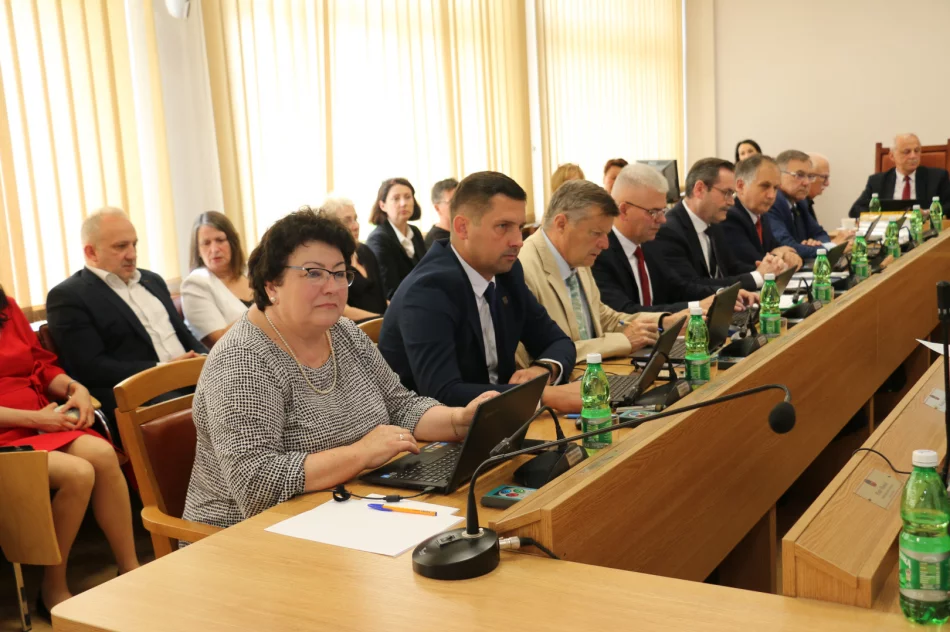 Odbyła się absolutoryjna sesja Rady Miasta - zdjęcie 5