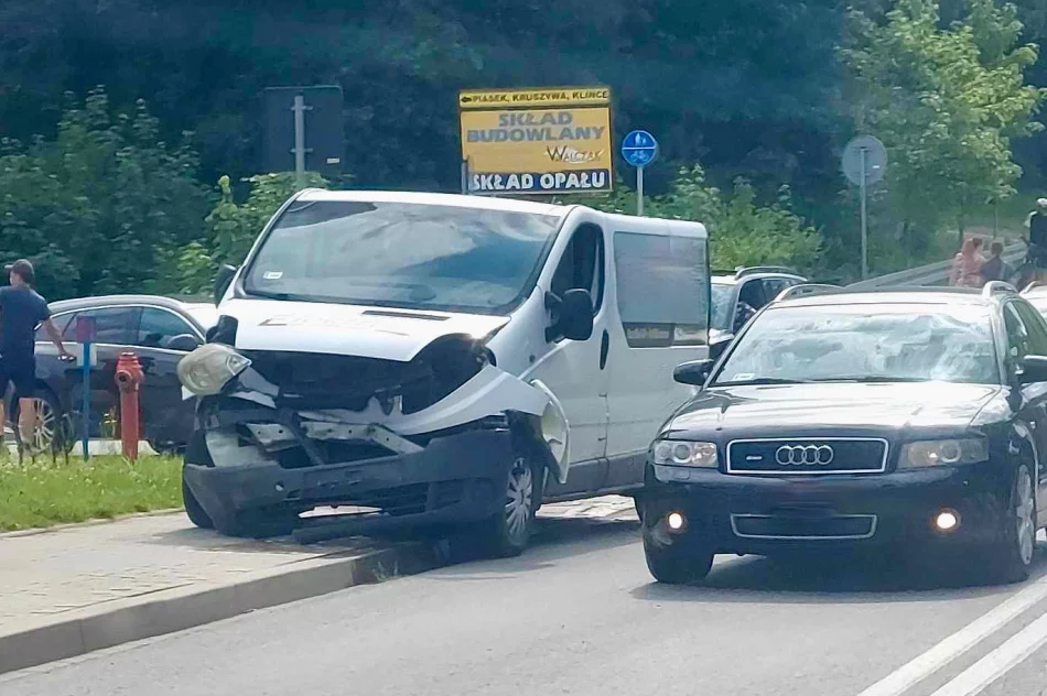 Zderzenie trzech pojazdów. Sprawca pod wpływem alkoholu - zdjęcie 2