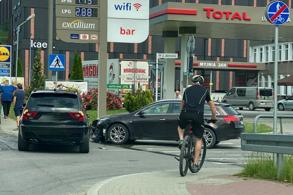 Zderzenie trzech pojazdów. Sprawca pod wpływem alkoholu - zdjęcie 3