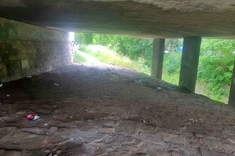 Obskurne miejsce libacji w centrum miasta - zdjęcie 2