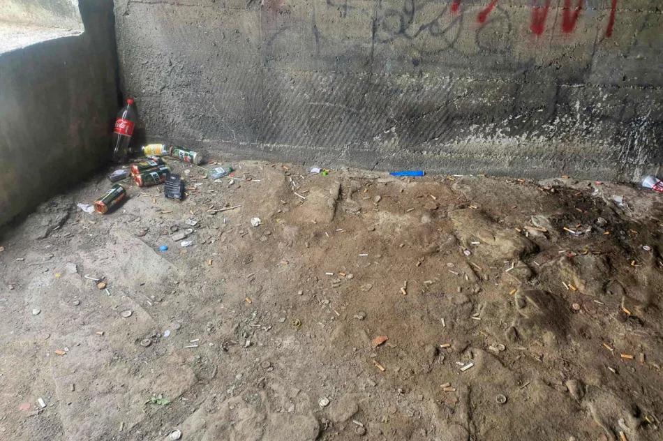 Obskurne miejsce libacji w centrum miasta - zdjęcie 3