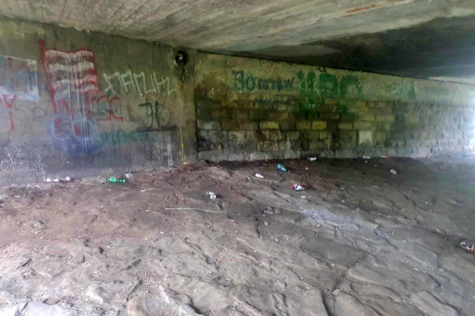 Obskurne miejsce libacji w centrum miasta - zdjęcie 7