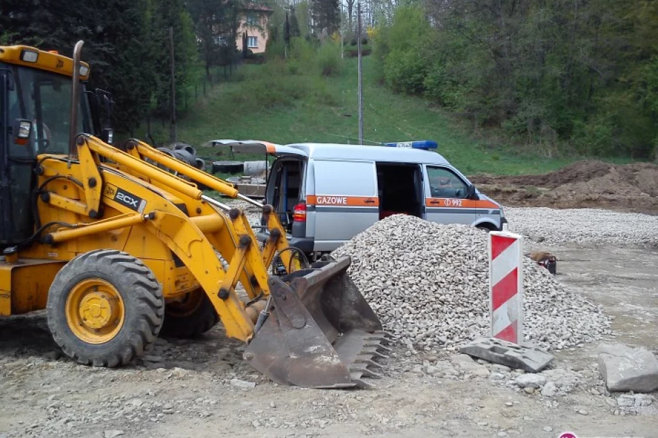 Uszkodzony gazociąg przy przebudowie Czecha - zdjęcie 2