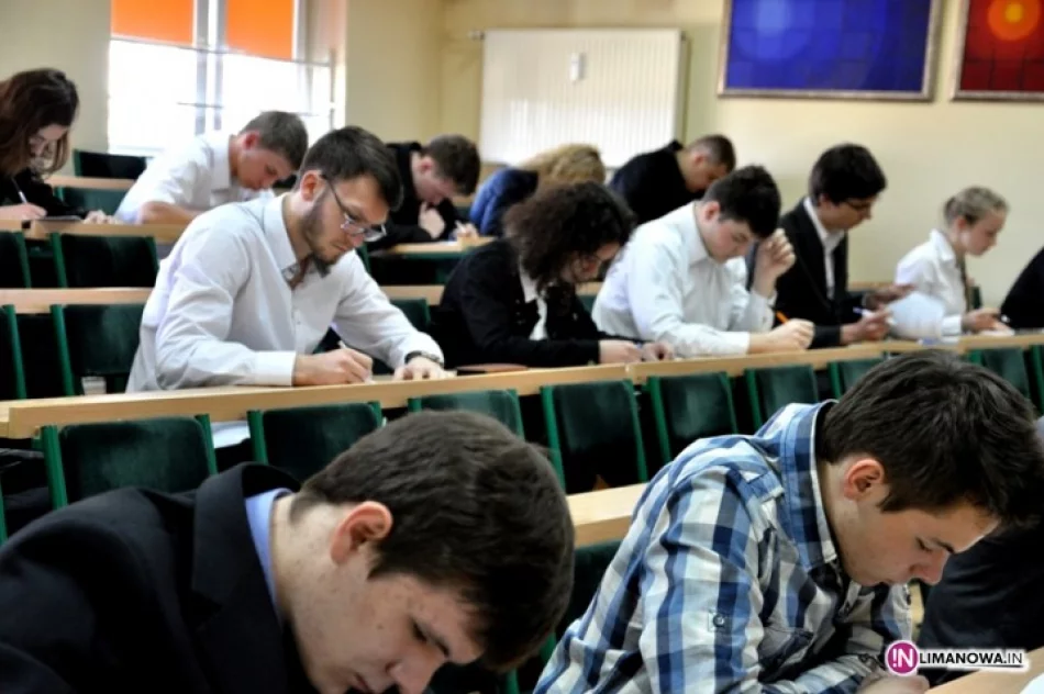 Bogdan Marek zwycięzcą VI Konkursu Wiedzy Ekonomicznej - zdjęcie 3