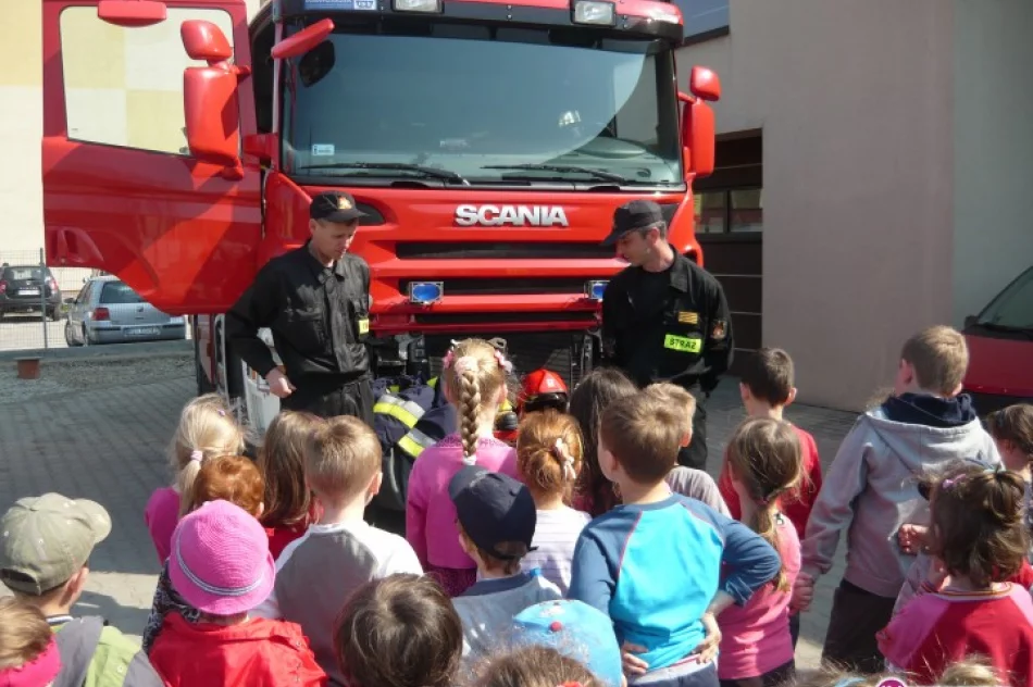 Najmłodsi poznają zawody - zdjęcie 4