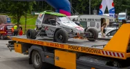 Wyścig wstrzymany przez kibica. Agresor gryzł policjantowi... buty - zdjęcie 2