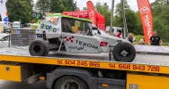 Wyścig wstrzymany przez kibica. Agresor gryzł policjantowi... buty - zdjęcie 3