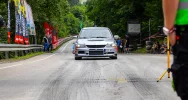 Wyścig wstrzymany przez kibica. Agresor gryzł policjantowi... buty - zdjęcie 4