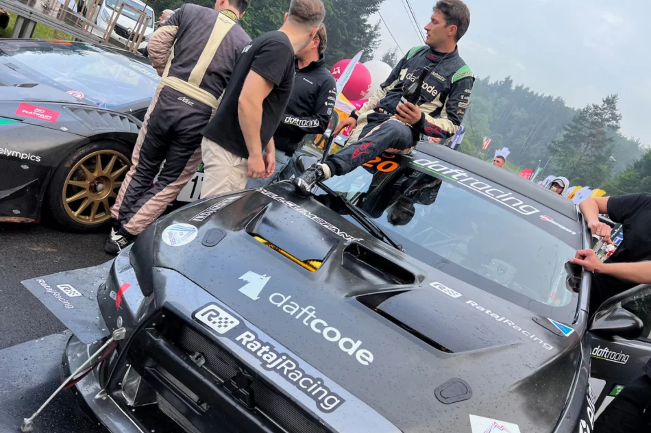 Christian Merli zwycięża w Limanowej ze średnią 175 km/h. Zapis transmisji - zdjęcie 4