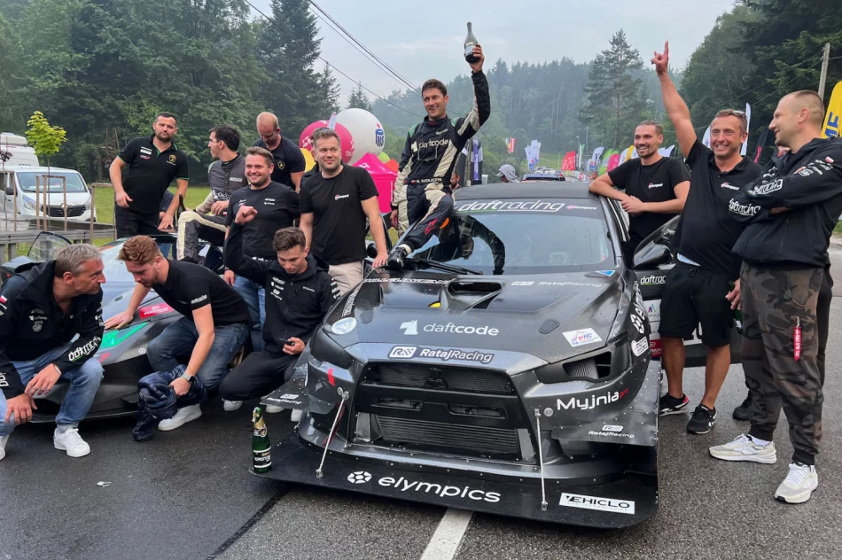 Christian Merli zwycięża w Limanowej ze średnią 175 km/h. Zapis transmisji - zdjęcie 6