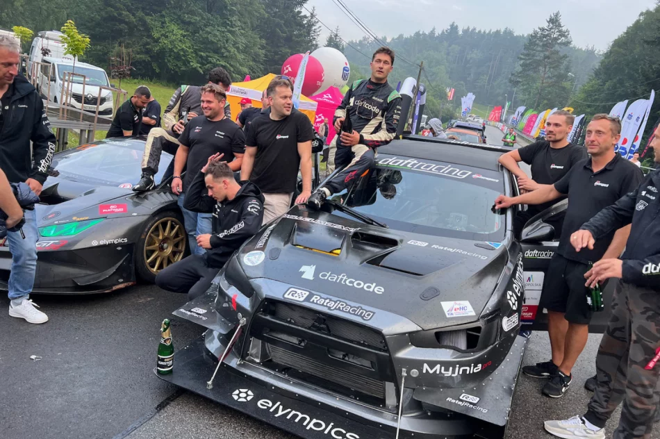 Christian Merli zwycięża w Limanowej ze średnią 175 km/h. Zapis transmisji - zdjęcie 10