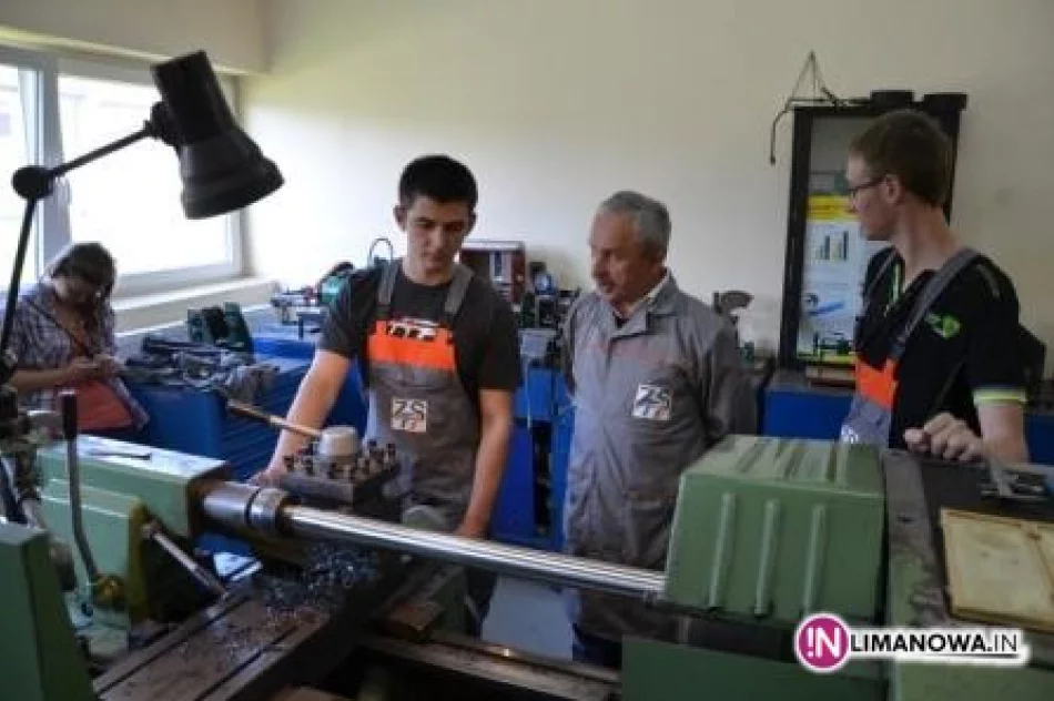 Dzień otwarty szkoły - konkursy, pokazy, nagrody i zabawa - zdjęcie 3