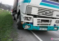 Potrącenie przy policji, kolizja z tirem - zdjęcie główne