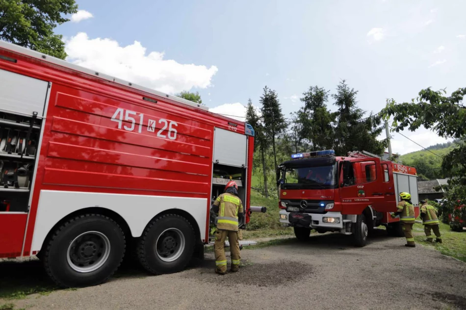 ​Pożar domu. Starsza kobieta trafiła do szpitala - zdjęcie 7
