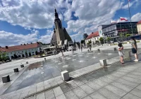 Woda w miejskich fontannach - kąpać się wolno - zdjęcie główne
