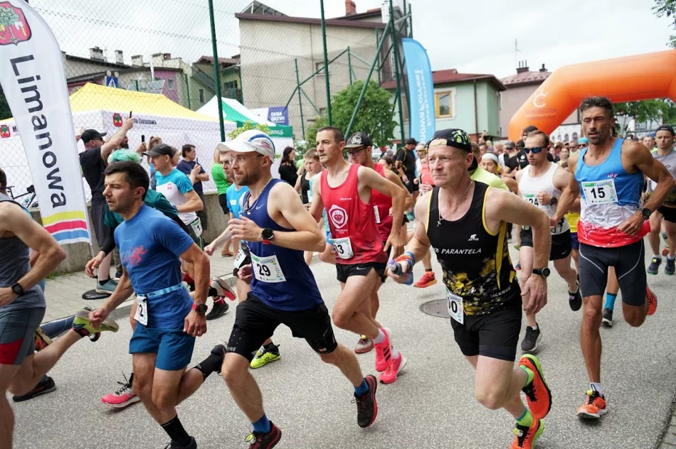 217 uczestników XII edycji biegu „Limanowa Forrest” - zdjęcie 2