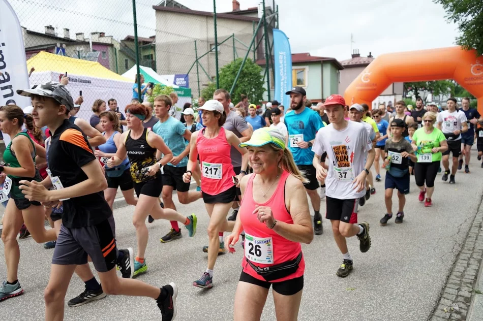 217 uczestników XII edycji biegu „Limanowa Forrest” - zdjęcie 9