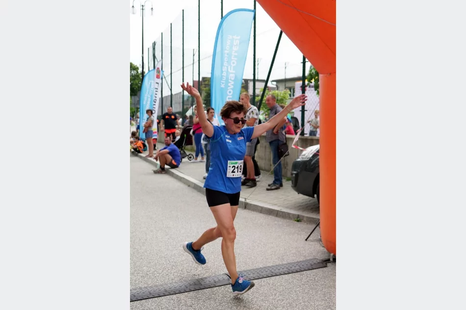 217 uczestników XII edycji biegu „Limanowa Forrest” - zdjęcie 11