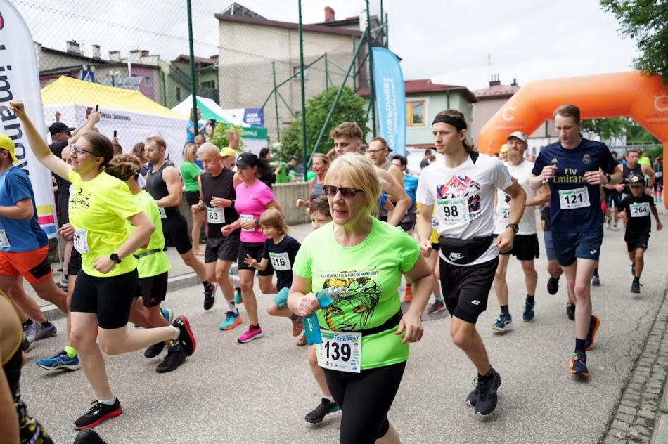 217 uczestników XII edycji biegu „Limanowa Forrest” - zdjęcie 19